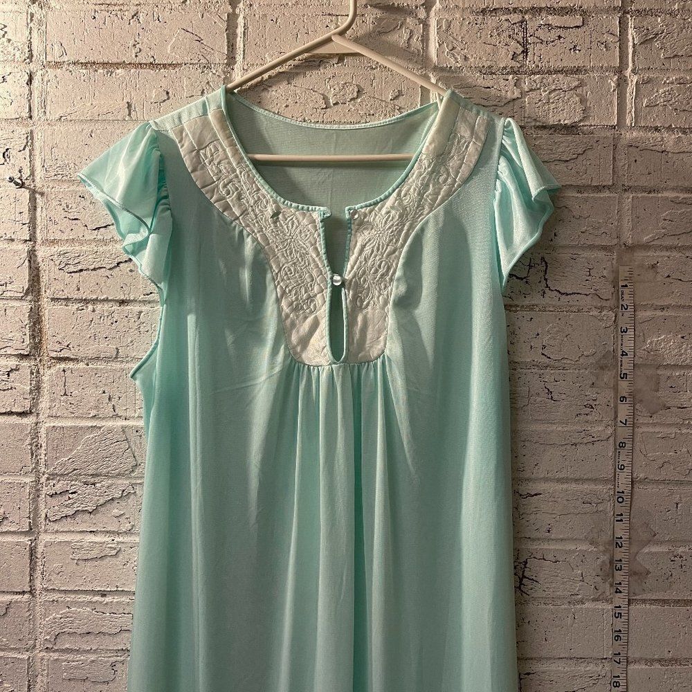 Vintage Pollinaise Mint Green Lace 70's Plus Size Nightgown